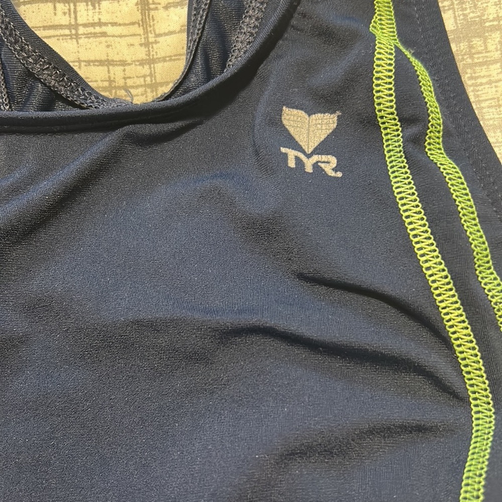 Full piece swim suit - Picture 3 of 3